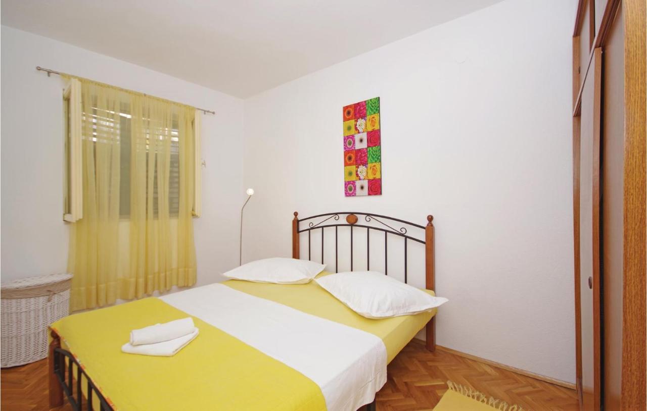 Cozy Apartment In Makarska With Kitchen Экстерьер фото