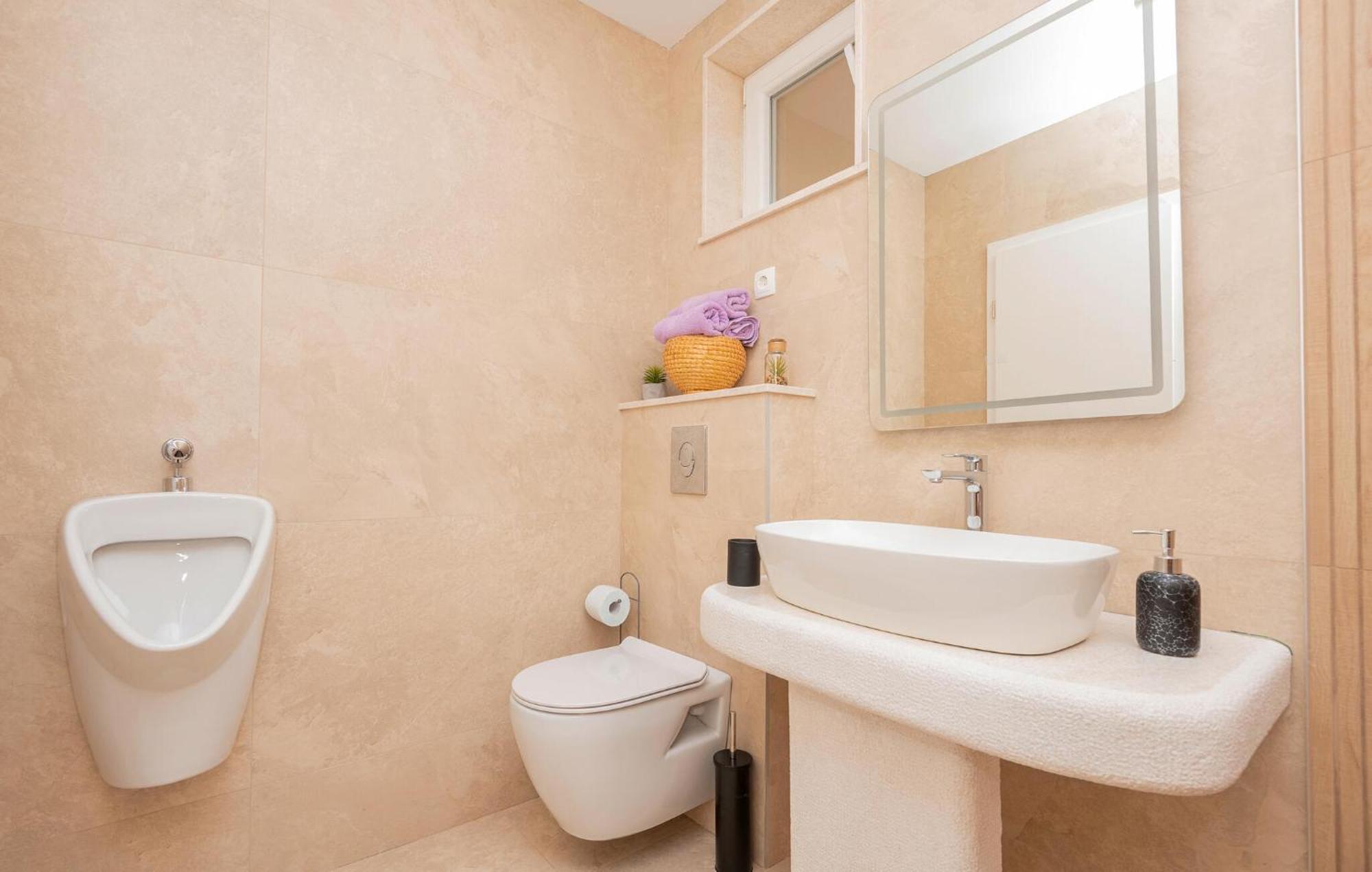 Cozy Apartment In Makarska With Kitchen Экстерьер фото