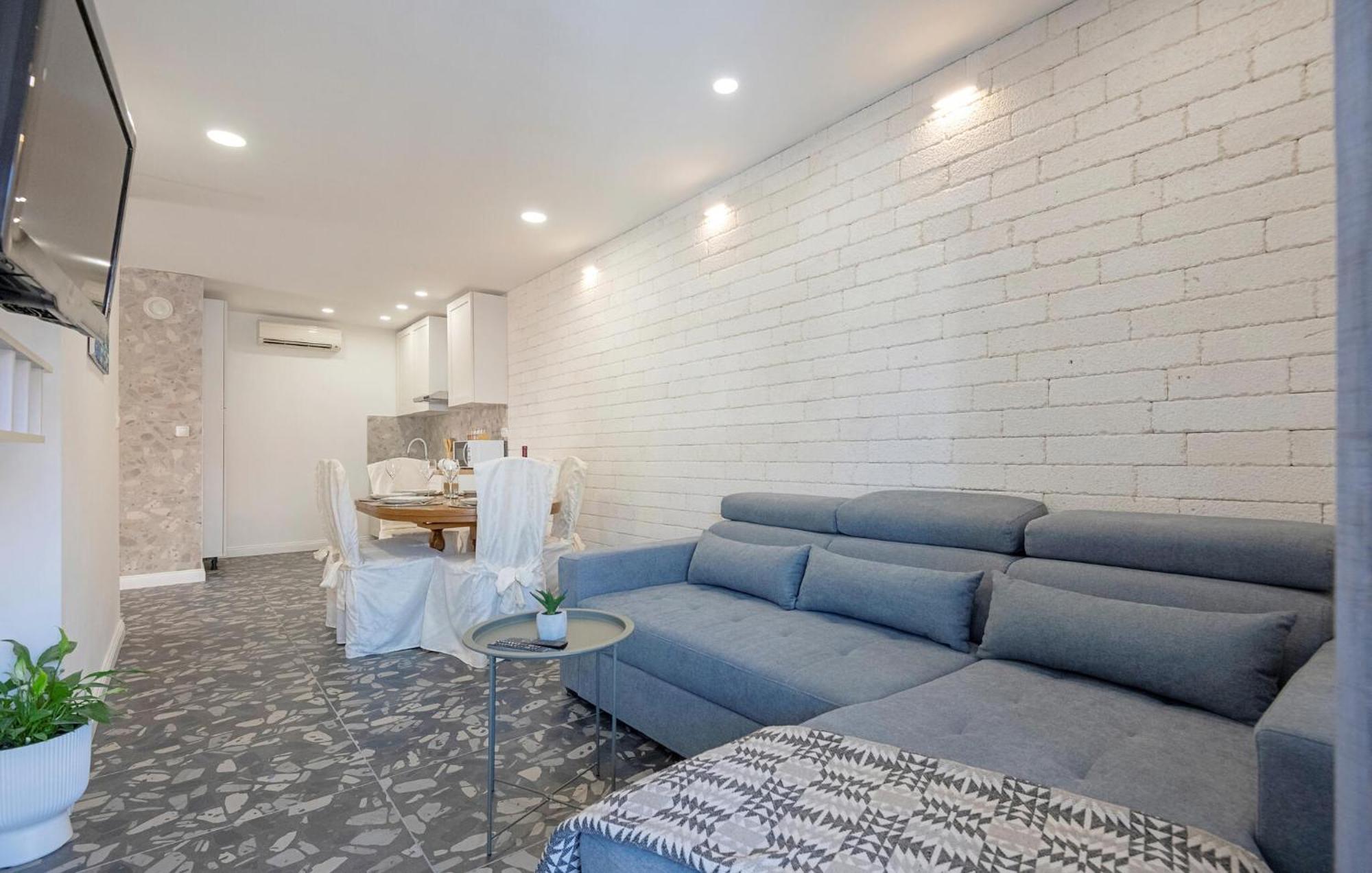 Cozy Apartment In Makarska With Kitchen Экстерьер фото