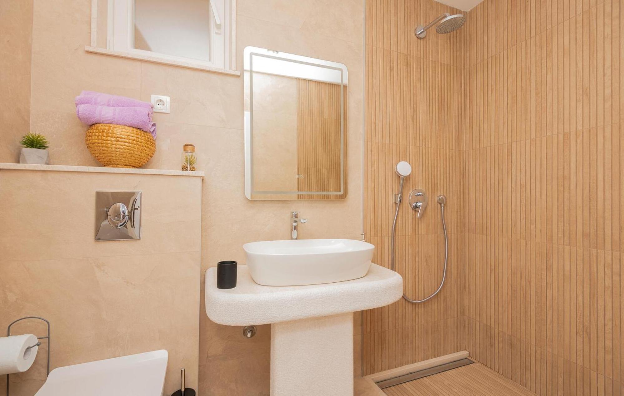 Cozy Apartment In Makarska With Kitchen Экстерьер фото