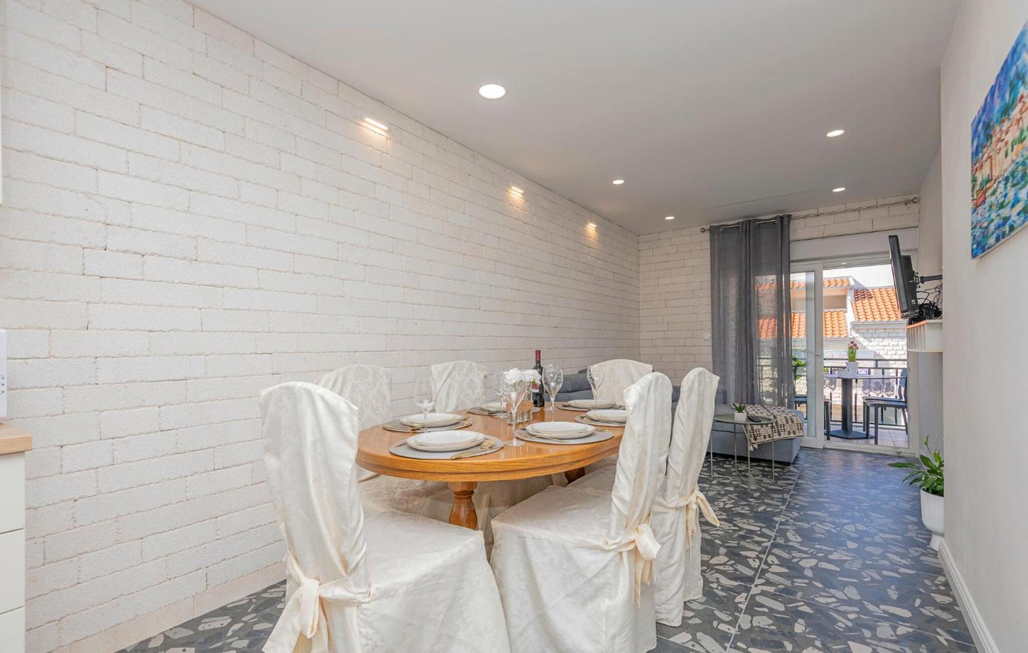 Cozy Apartment In Makarska With Kitchen Экстерьер фото
